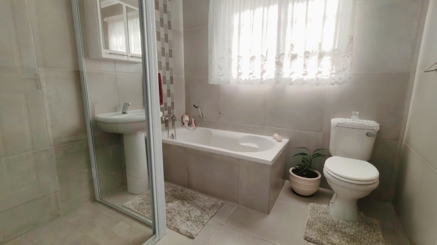 2 Bedroom Property for Sale in Tergniet Western Cape